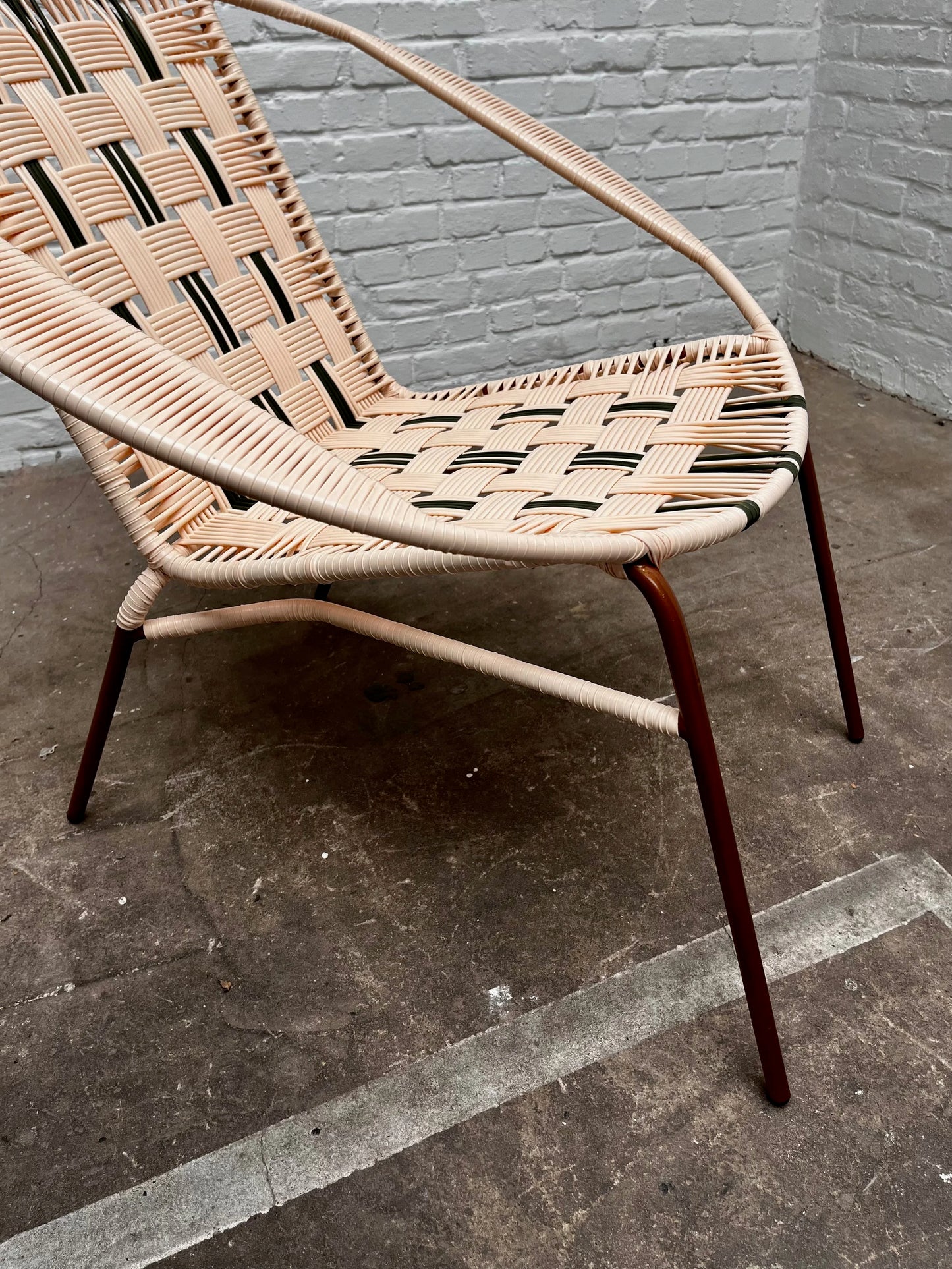 MONTE CUCS EASY CHAIR