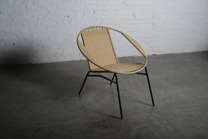 CLASSIC EASY CHAIR