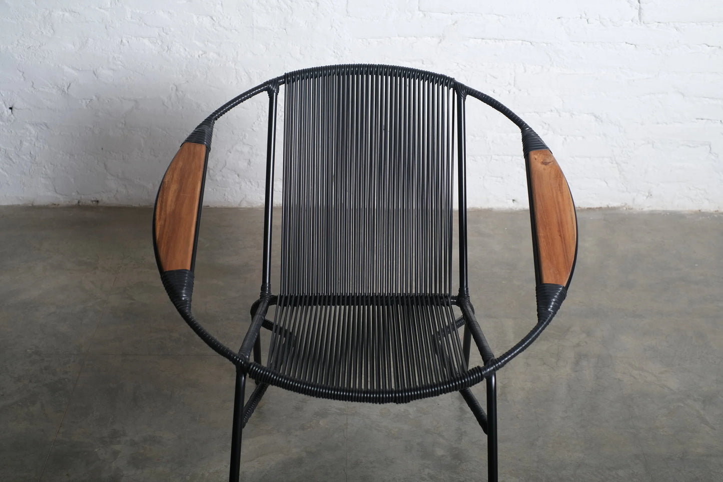SOLIDO EASY CHAIR